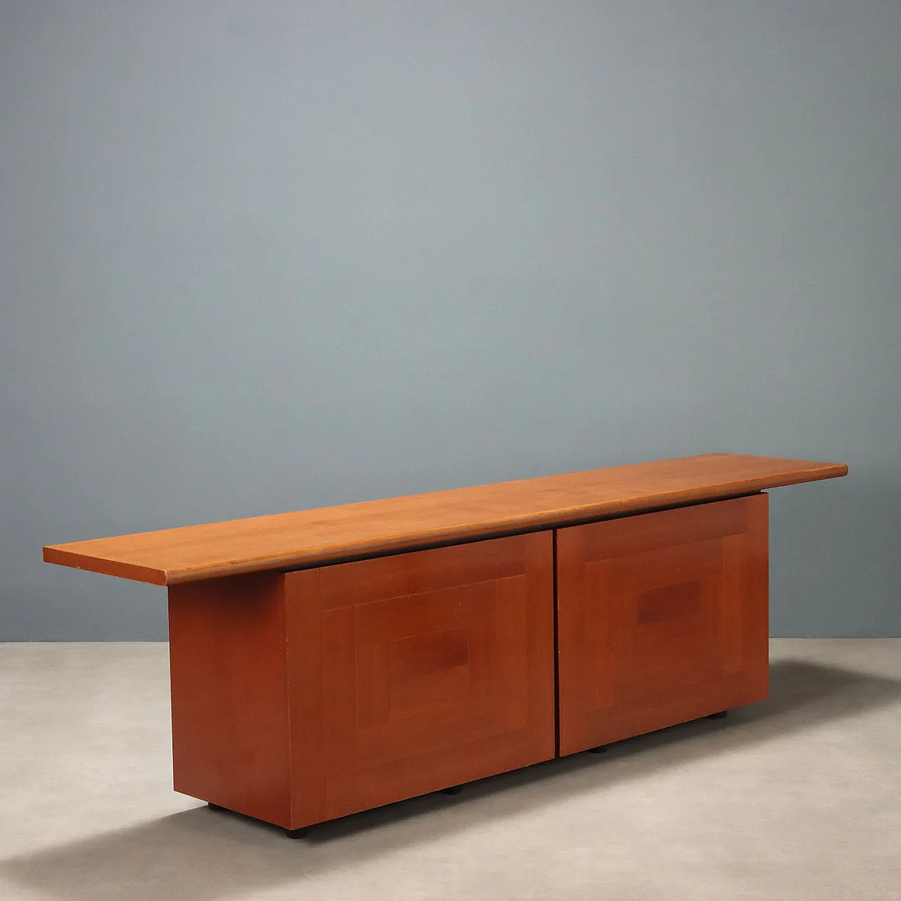 Credenza in legno con ante scorrevoli e battenti, '900 1