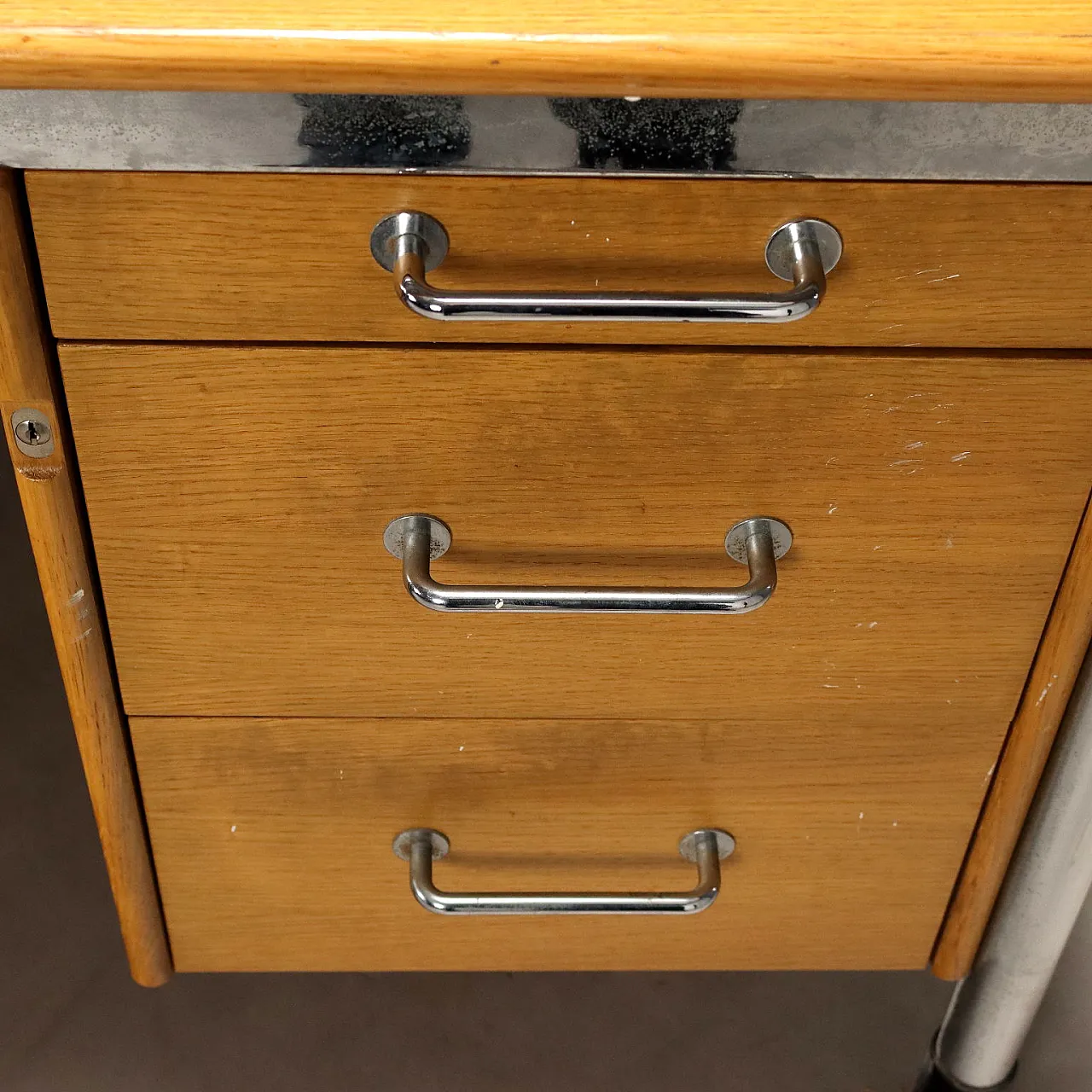 Scrivania in legno, metallo cromato e plastica, '900 8