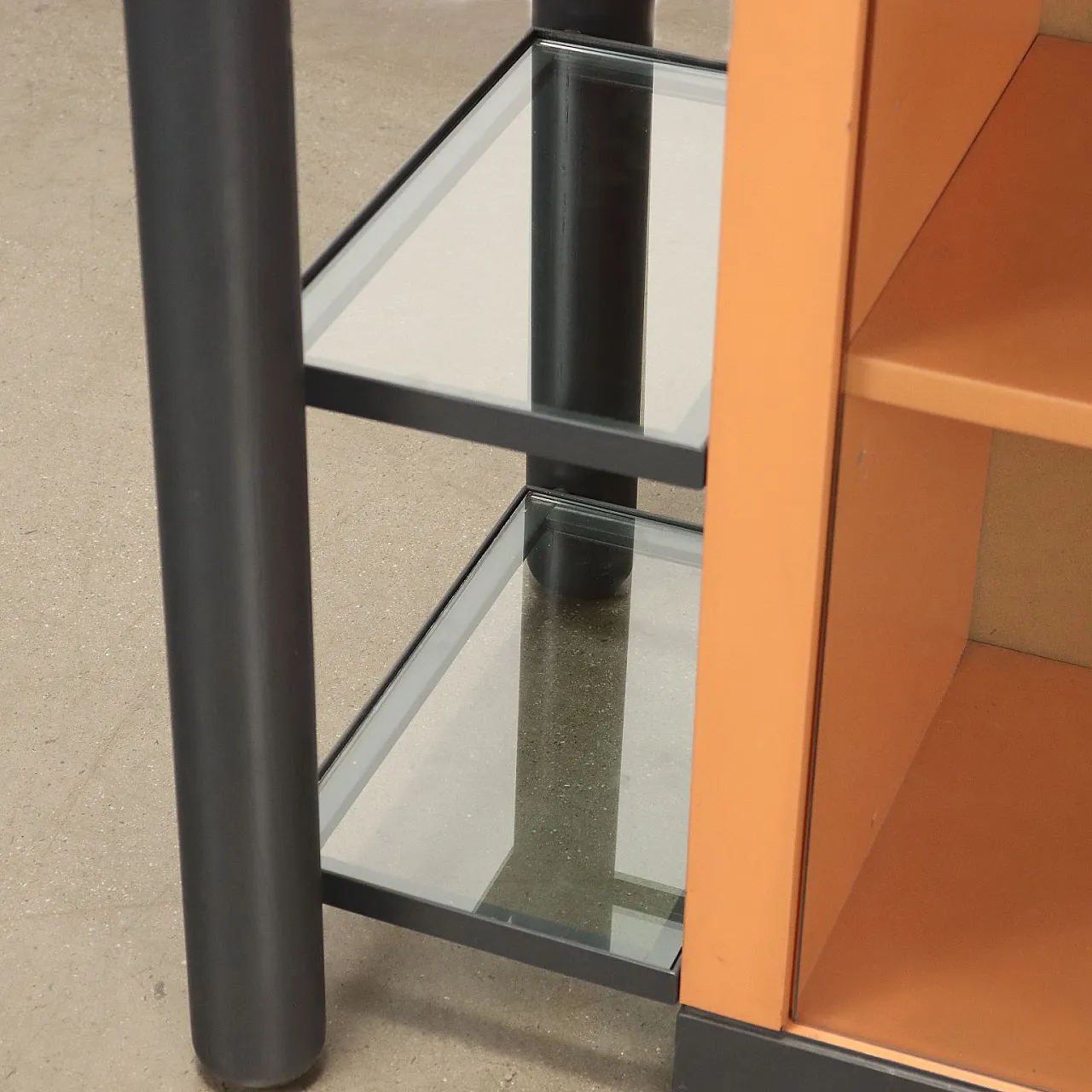 Vetrina in legno laccato, anni '80 7