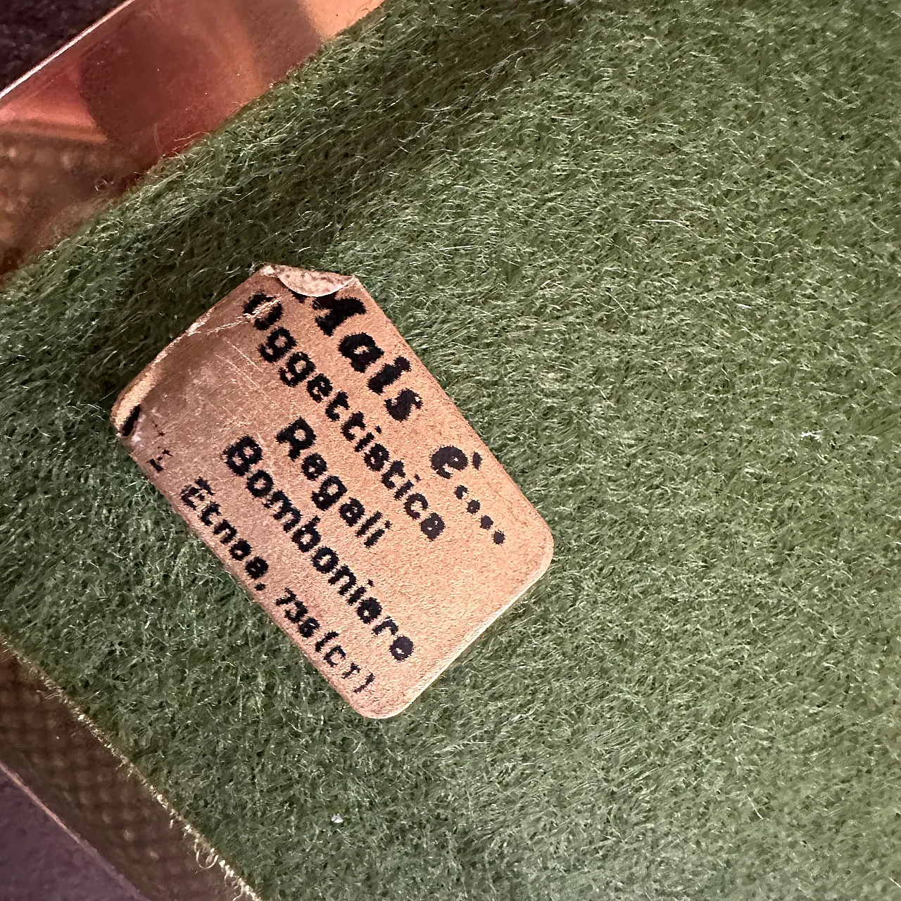 Vassoio e sottobicchieri in finta tartaruga, lucite e ottone, anni '70 8