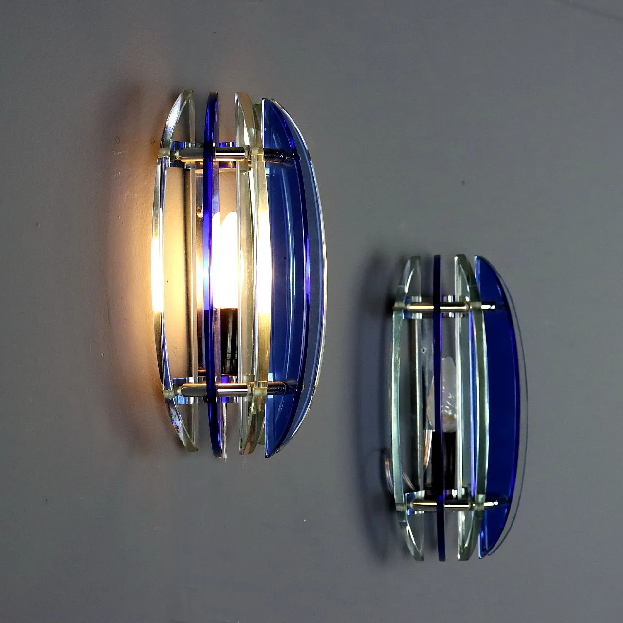 Pair of glass wall sconces with chrome-plated metal base, 20th century 4