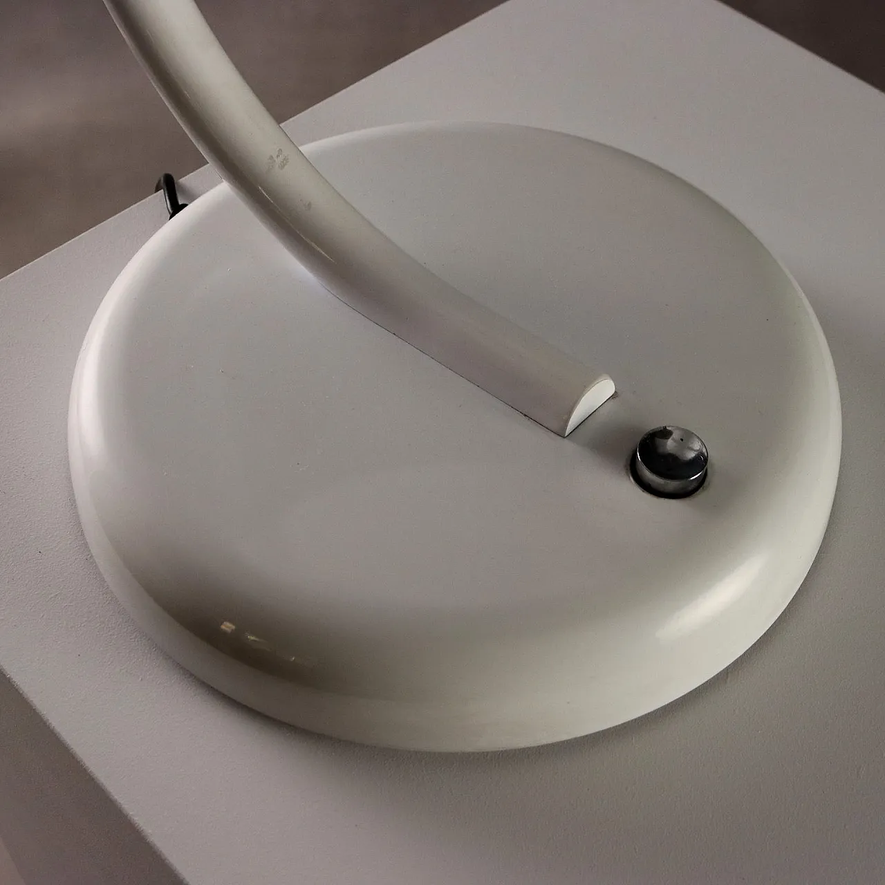 Lampada in metallo smaltato, alluminio e metacrilato, '900 8