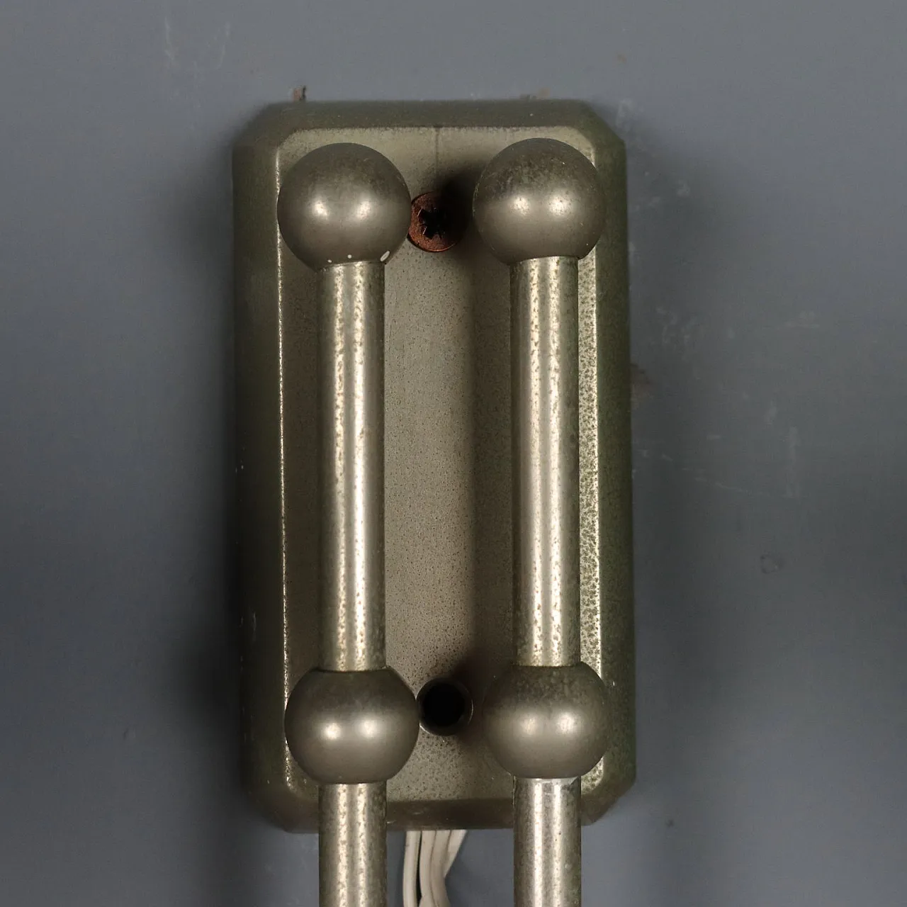 Applique con struttura in metallo e diffusori in vetro, '900 7