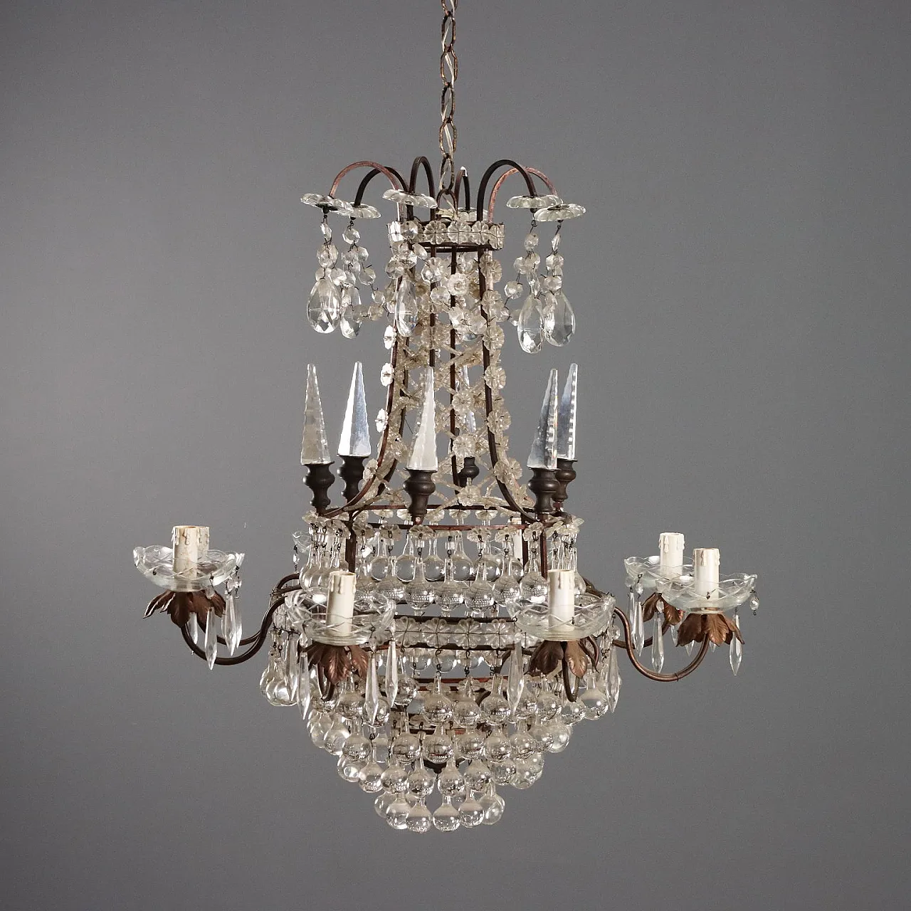 Coppia di lampadari in metallo brunito e lamiera, primo '900 4