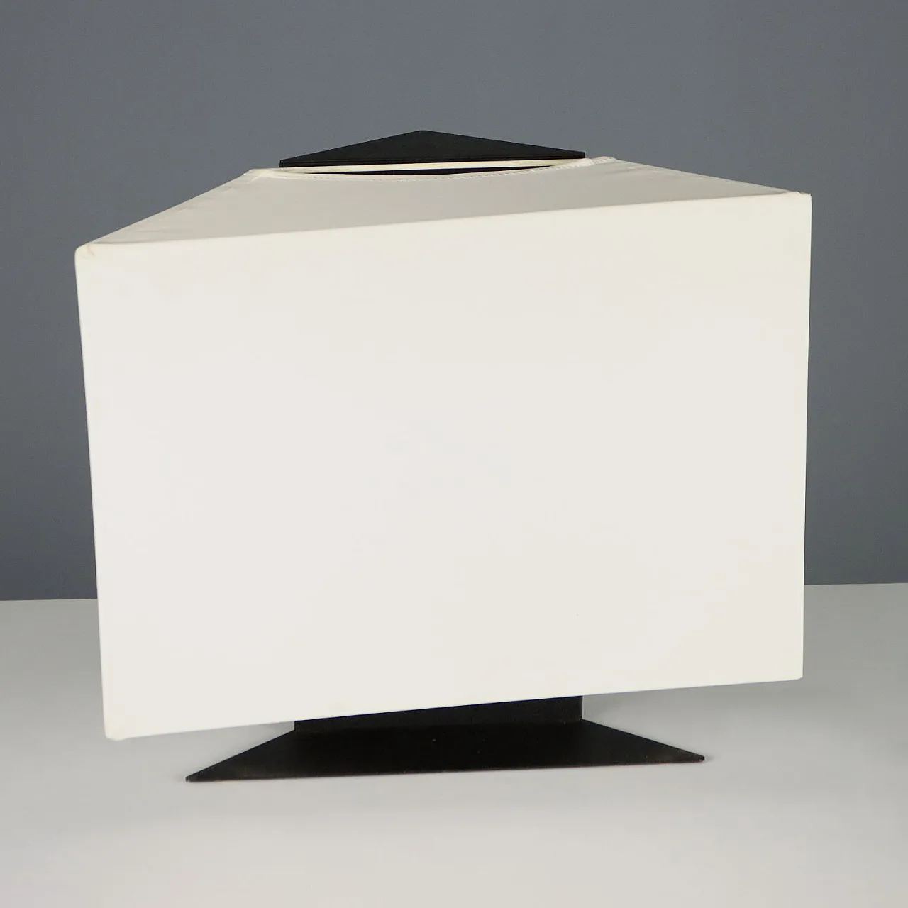 Lampada da tavolo in acciaio smaltato e paralume in tessuto, anni '70 6