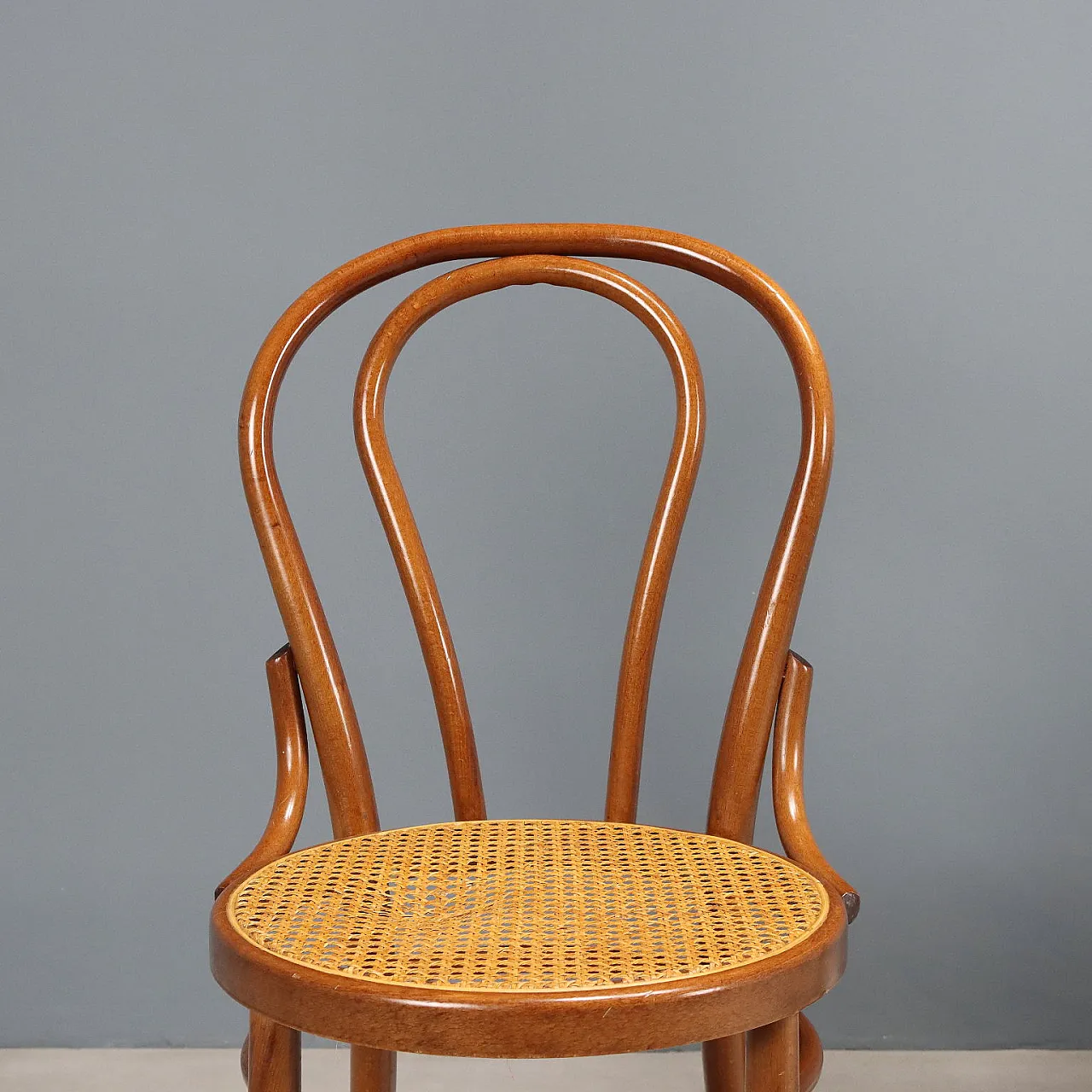 15 Sedie stile Thonet in faggio tinto noce e sedili in paglia, '900 5