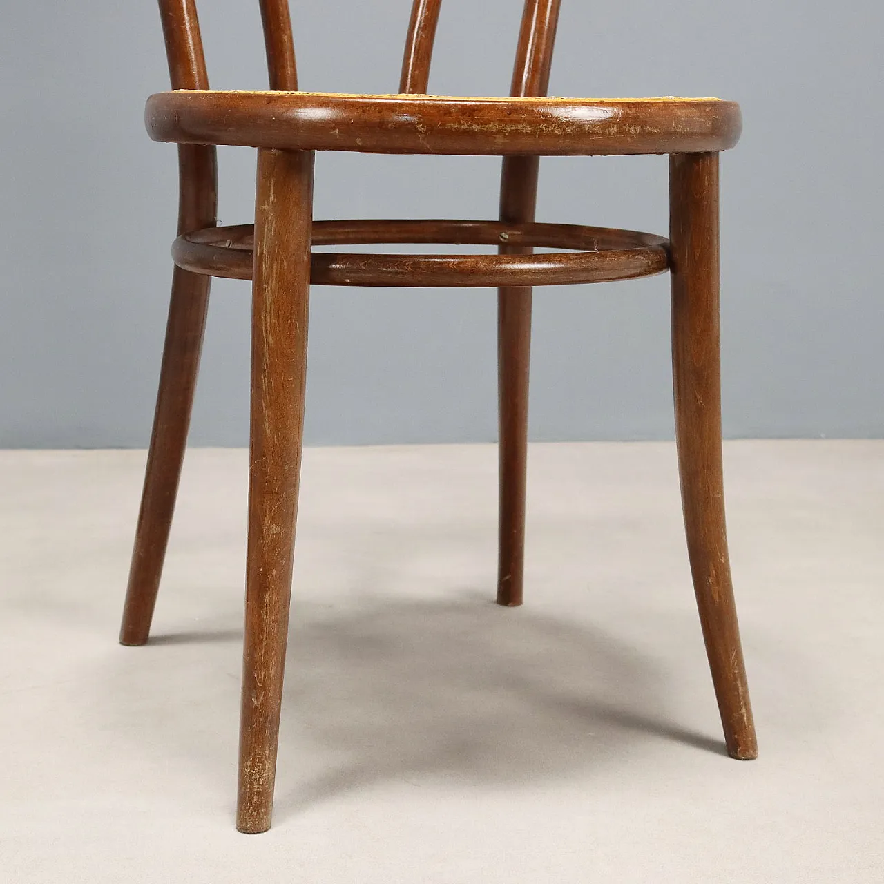 15 Sedie stile Thonet in faggio tinto noce e sedili in paglia, '900 6