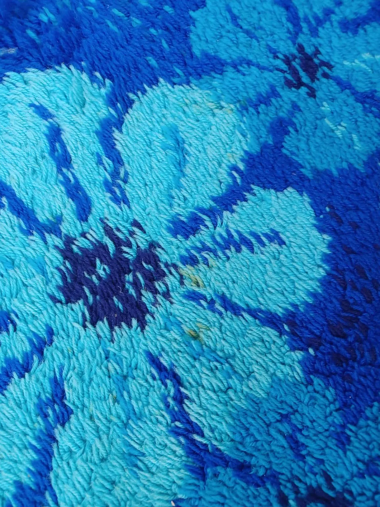 Tappeto in lana con fiori stilizzati, anni ‘70 5