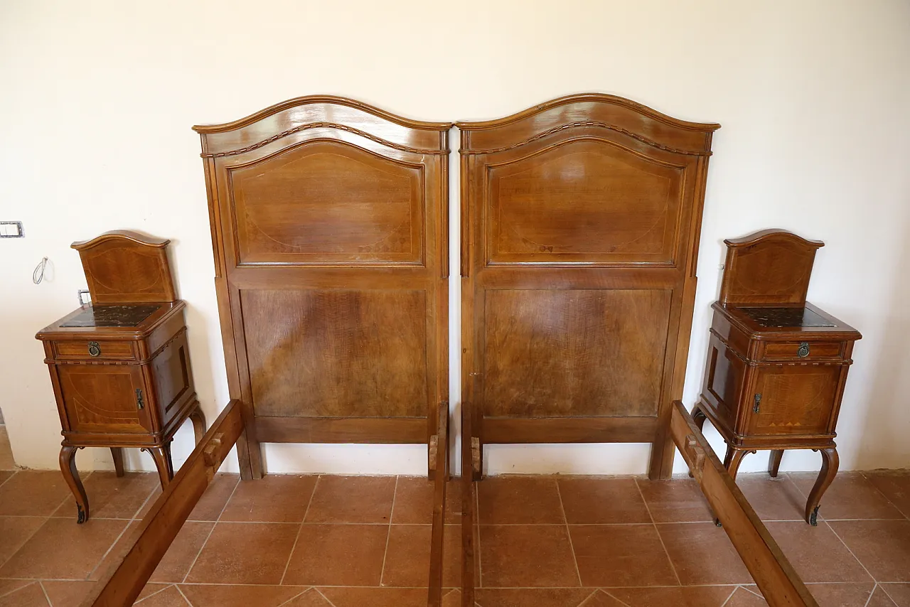 Complete double bedroom in Louis XV walnut, late 19th century 5