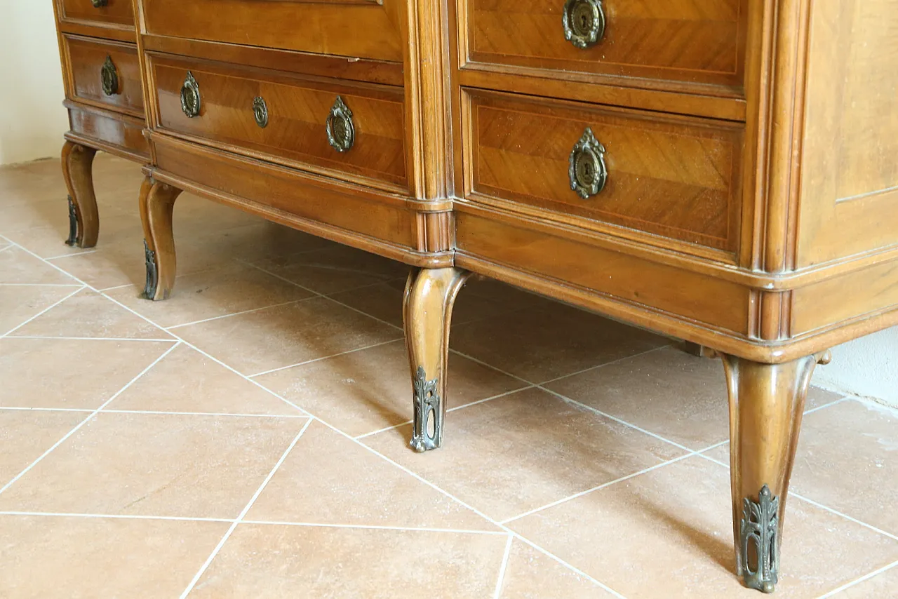Complete double bedroom in Louis XV walnut, late 19th century 6
