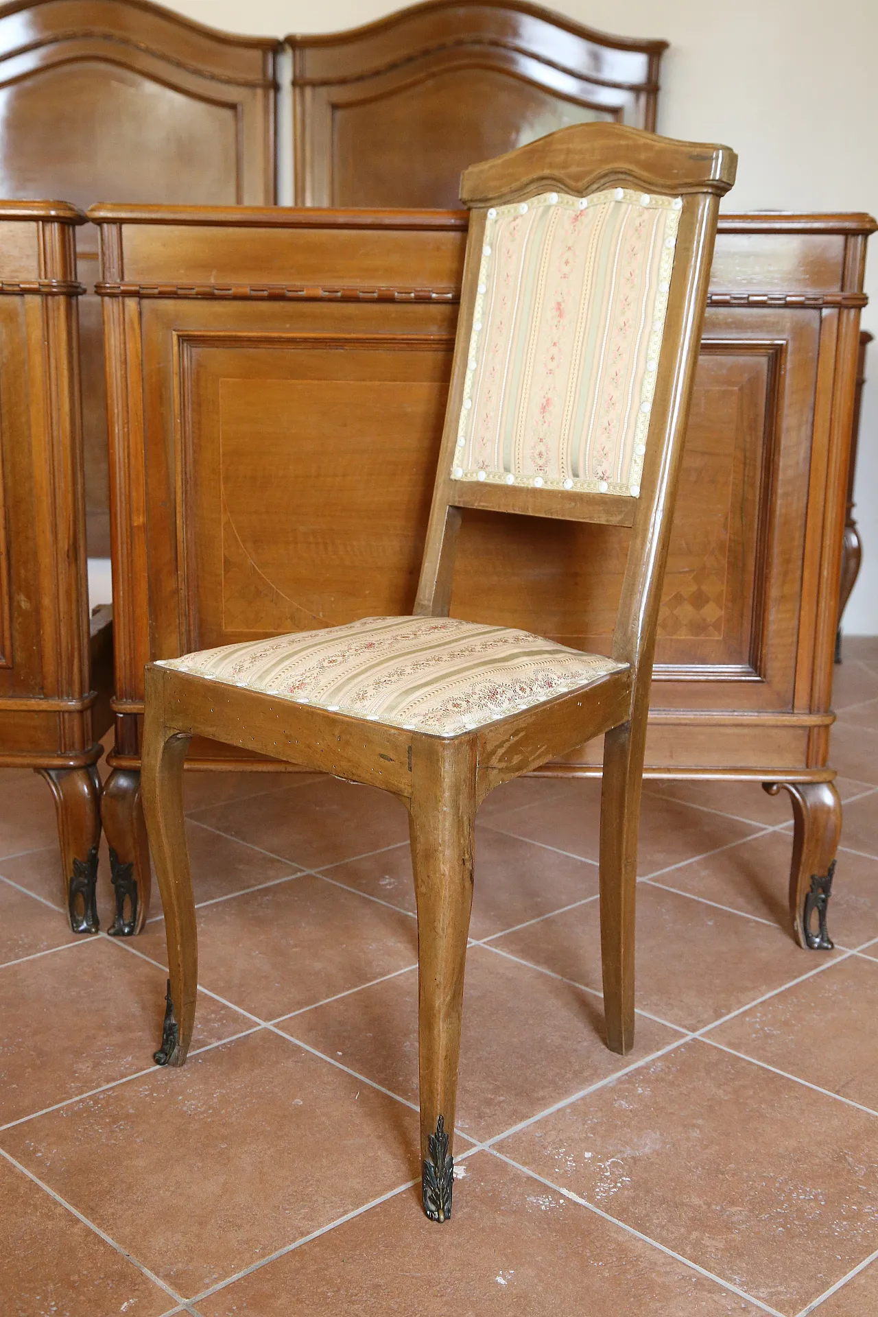 Complete double bedroom in Louis XV walnut, late 19th century 16