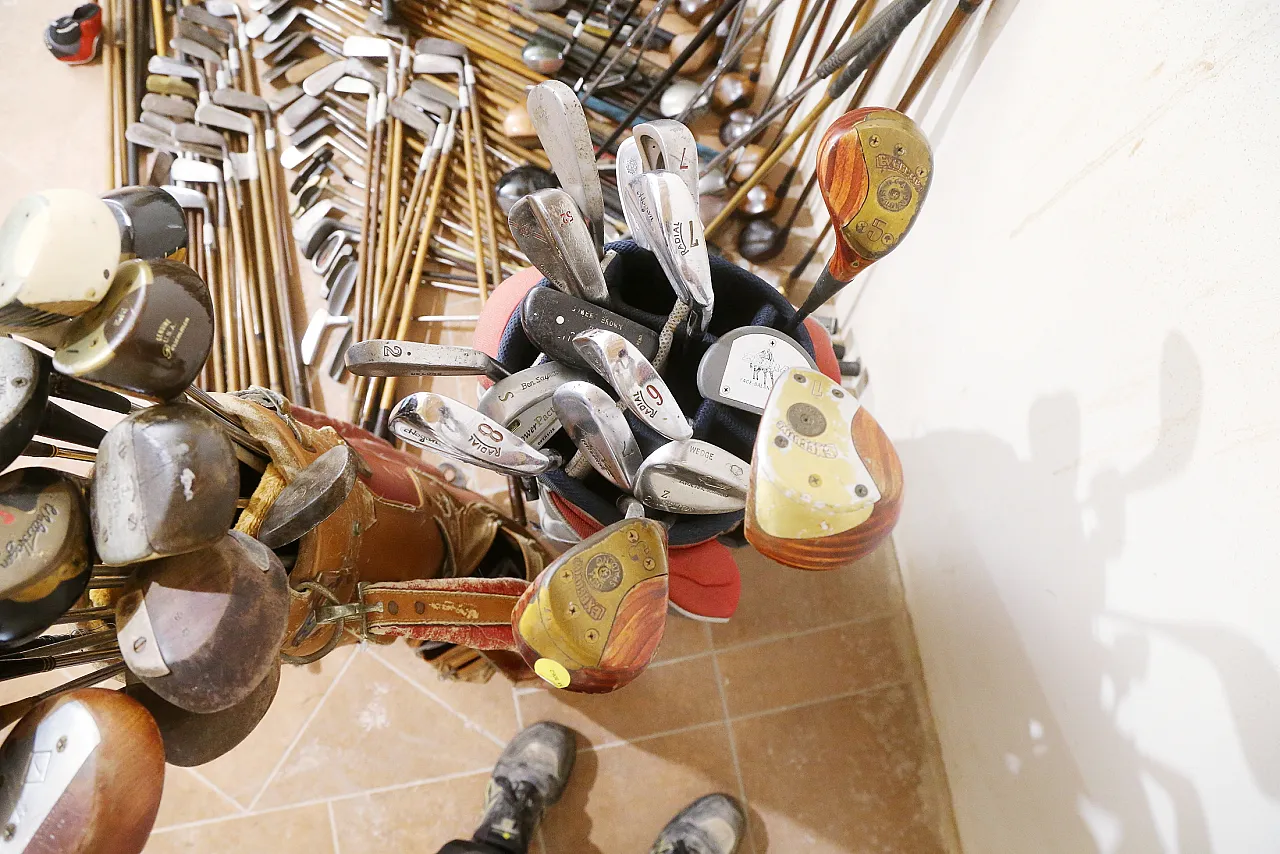 Hickory 369 wood golf clubs, 7 bags, from 1900 to 2000 10