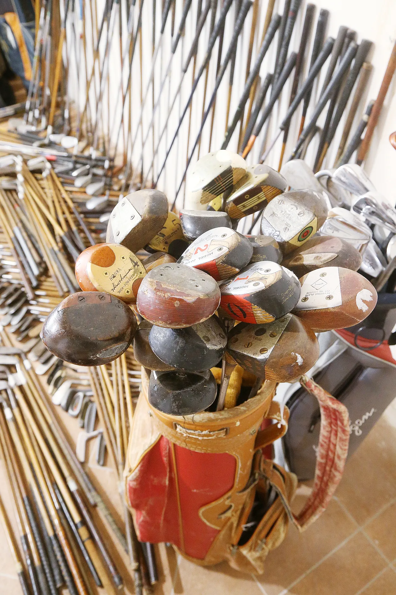 Hickory 369 wood golf clubs, 7 bags, from 1900 to 2000 19