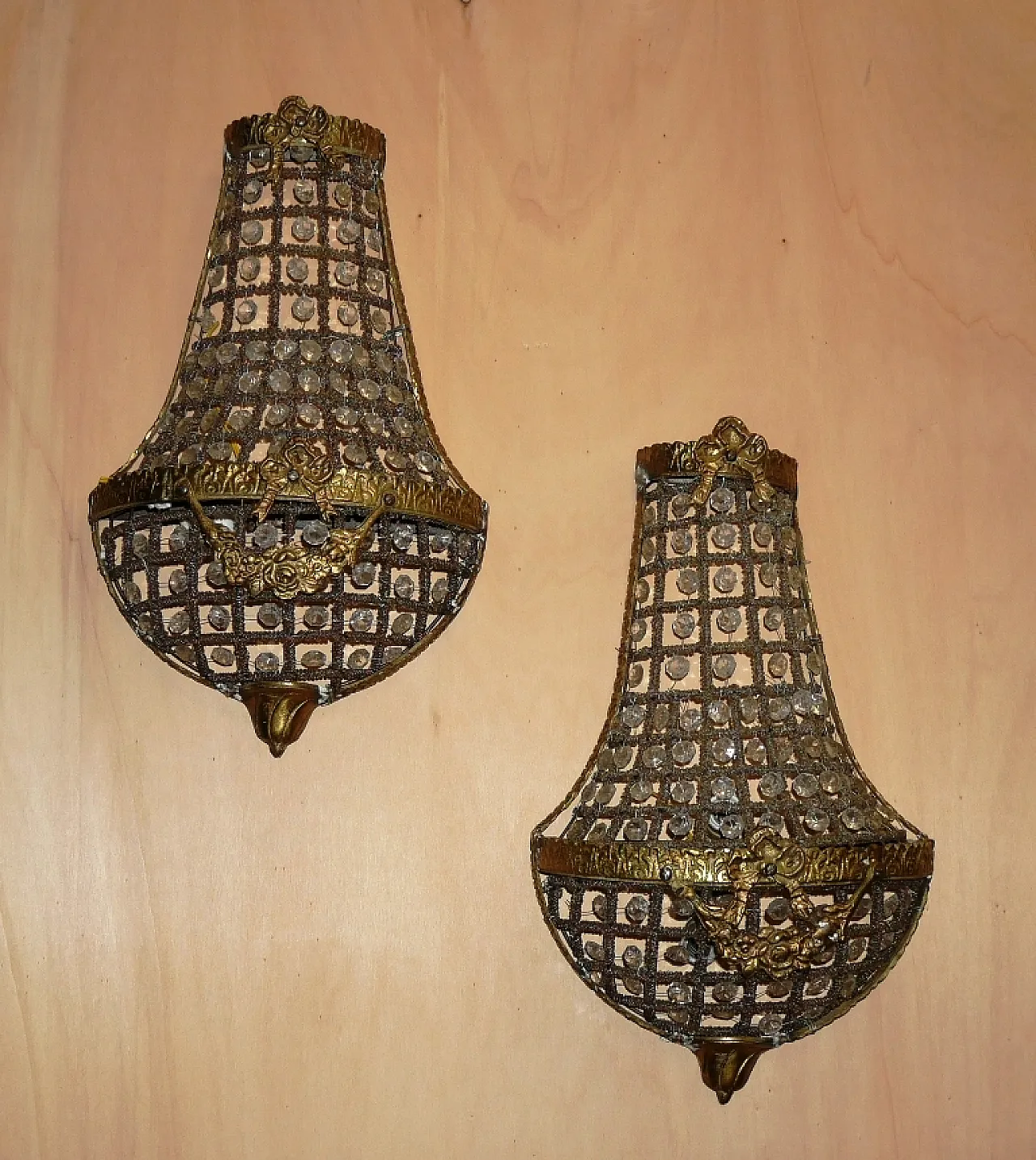 Coppia di appliques in bronzo e vetro, anni '60 1