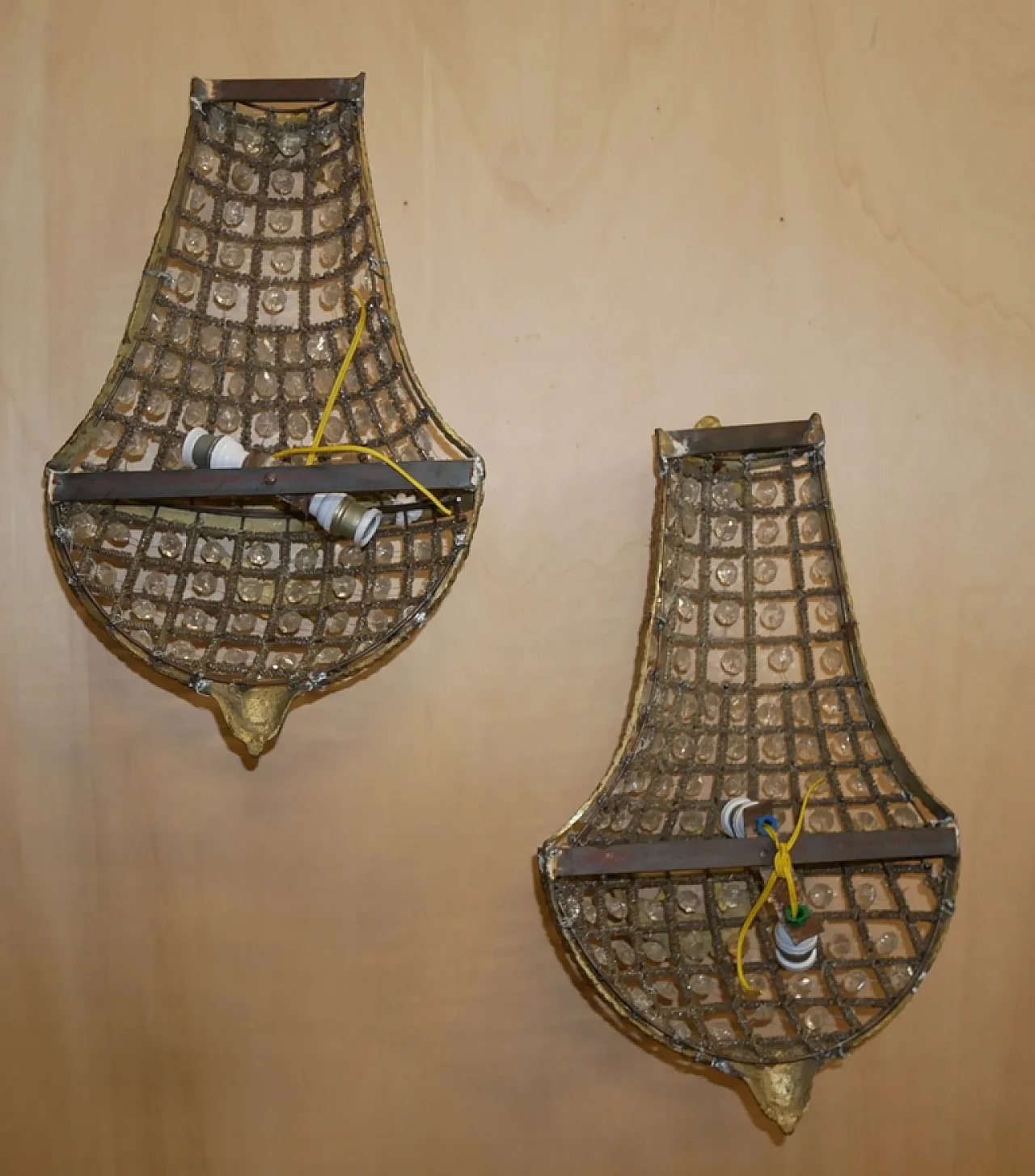 Coppia di appliques in bronzo e vetro, anni '60 2