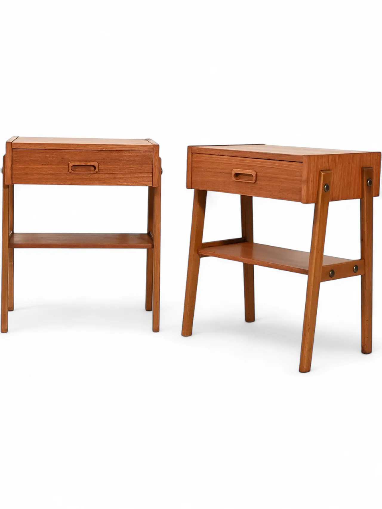 Coppia di comodini scandinavi in teak 11