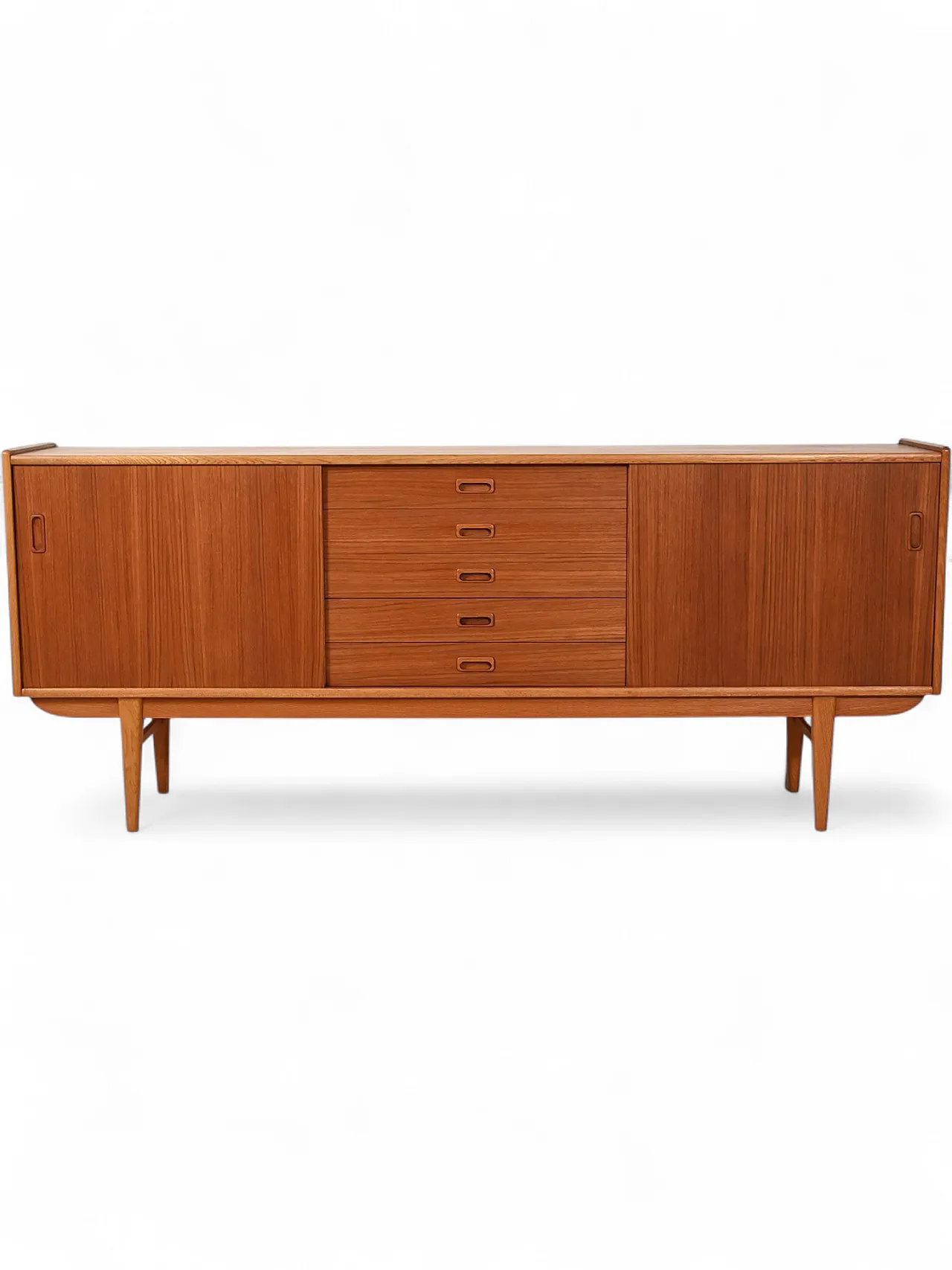 Sideboard scandinavo anni 60 dalle linee eleganti 13