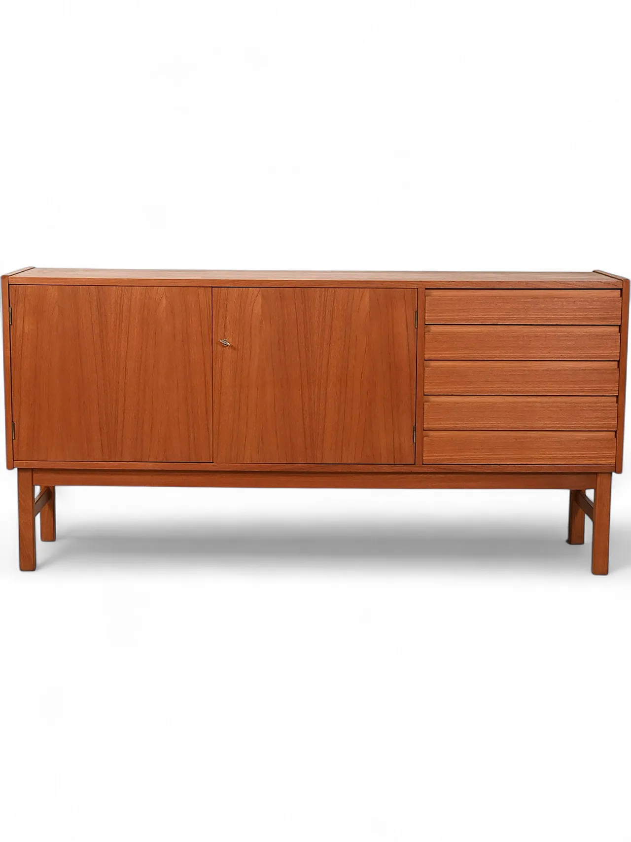 Sideboard scandinavo anni 60 dalle linee geometriche 11