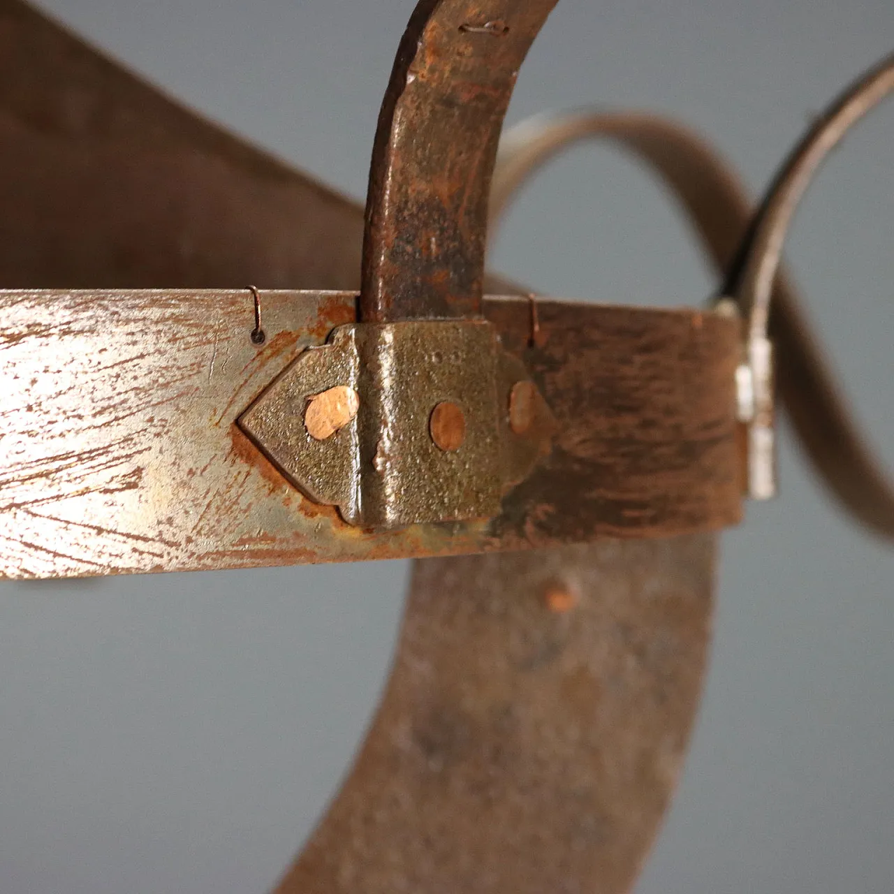 Lampadario in ferro battuto, rame e lamiera, inizi '900 5