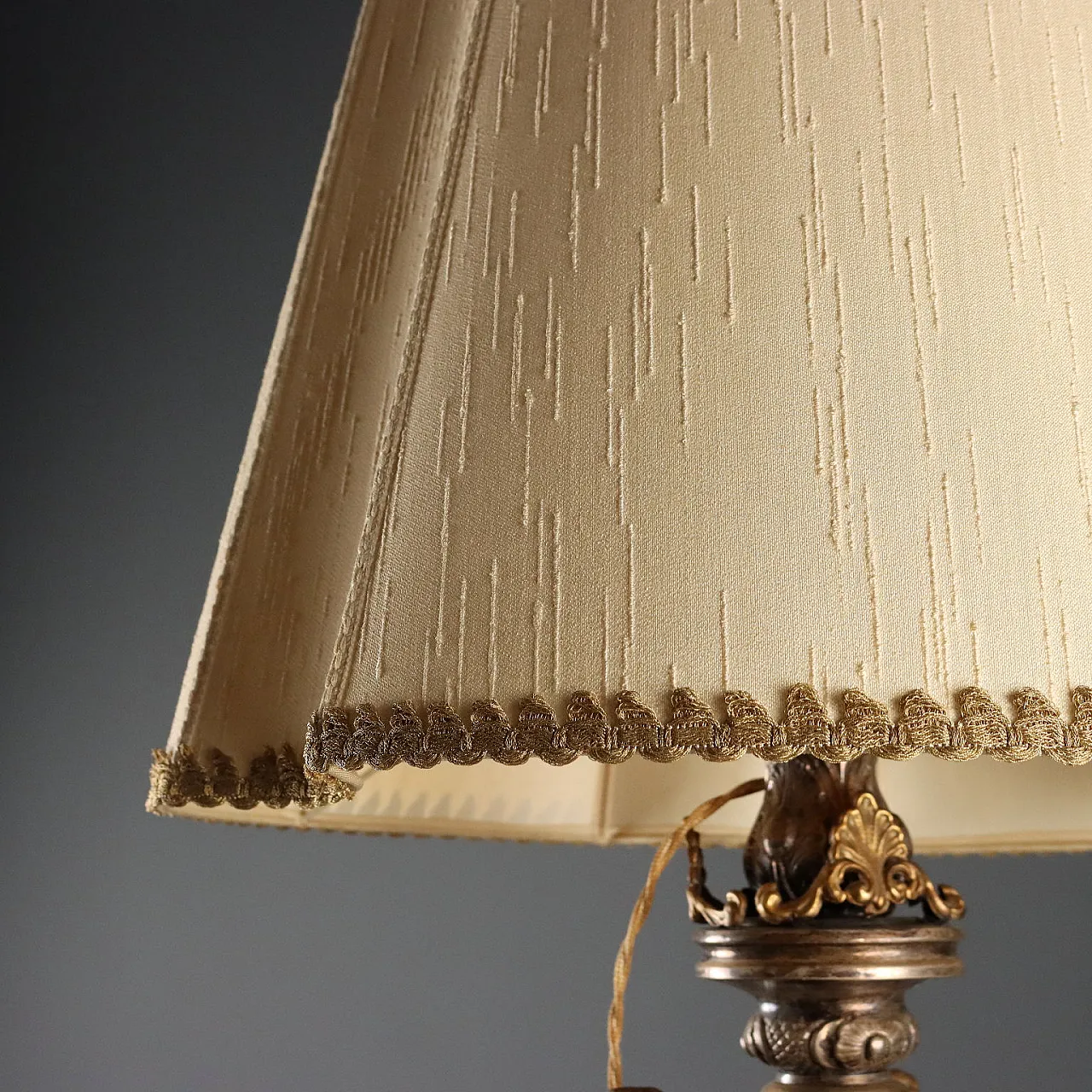 Lampada in lamiera argentata, bronzo dorato e tessuto, '800 7