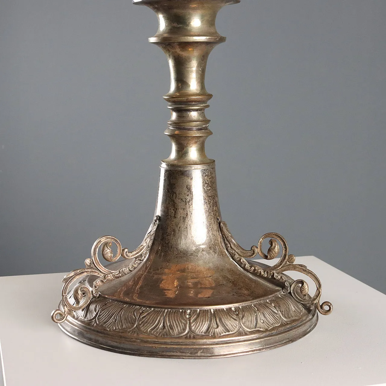 Lampada in lamiera argentata, bronzo dorato e tessuto, '800 9