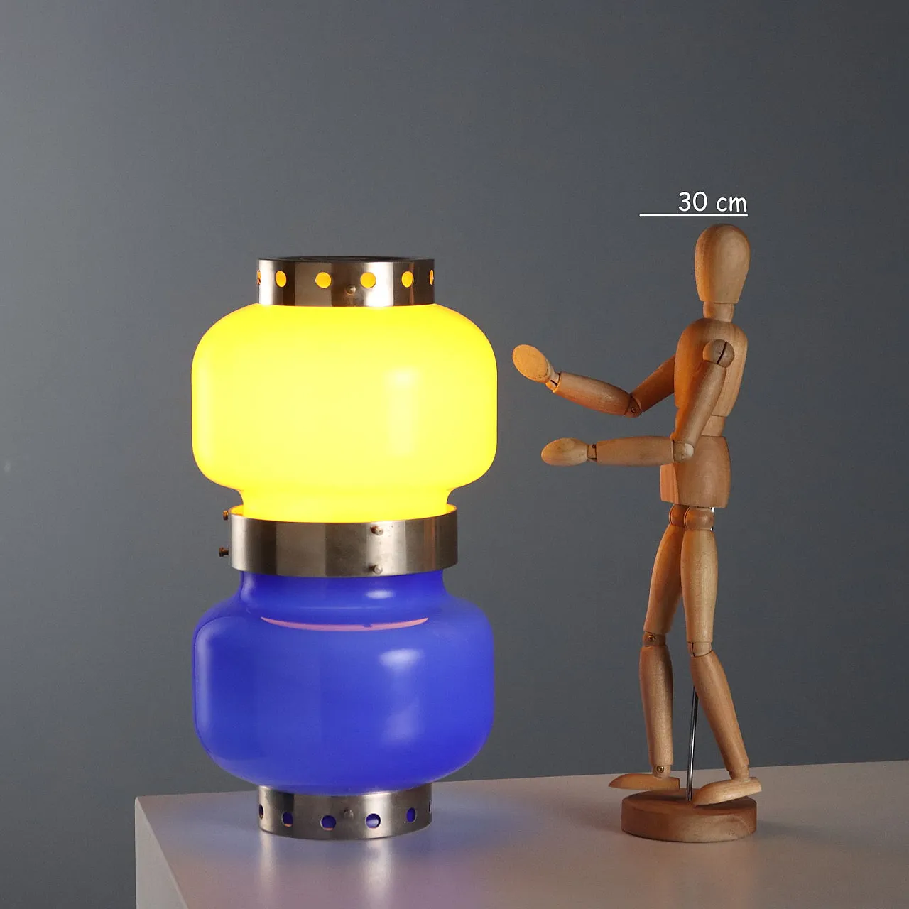 Lampada con struttura in metallo cromato e diffusori in vetro, '900 2