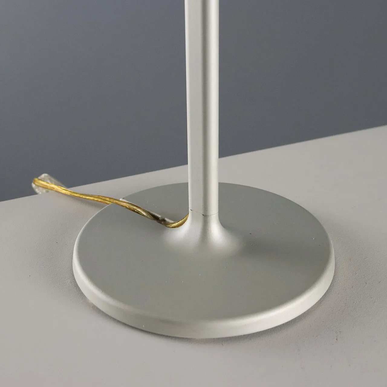 Lampada da tavolo con diffusore orientabile, '900 7