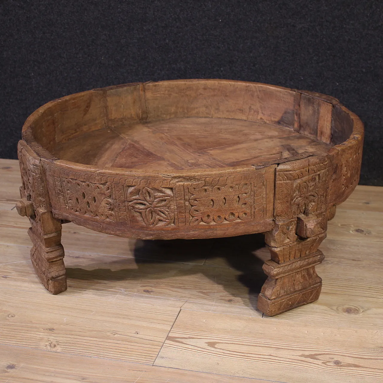 Indian coffee table, 20th century 1