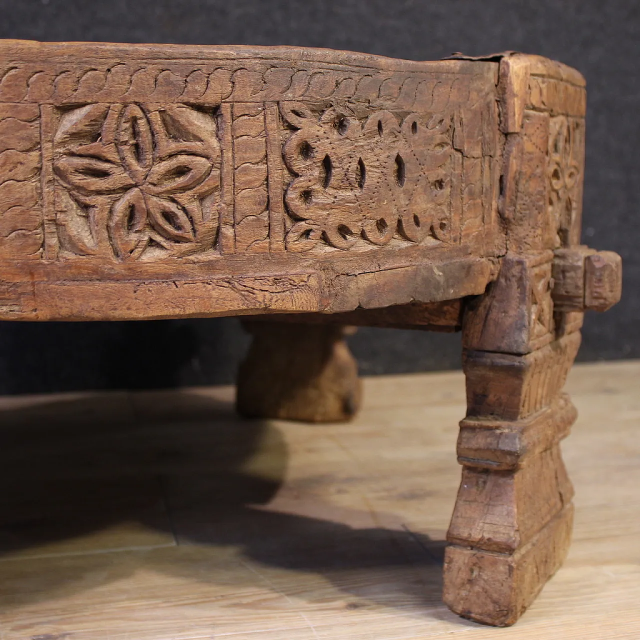 Indian coffee table, 20th century 3