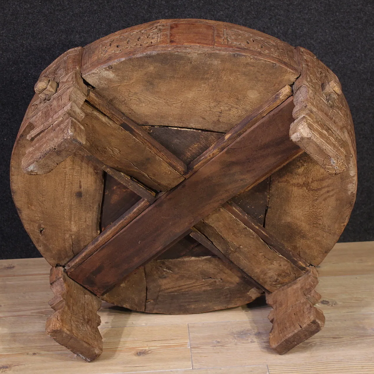 Indian coffee table, 20th century 10