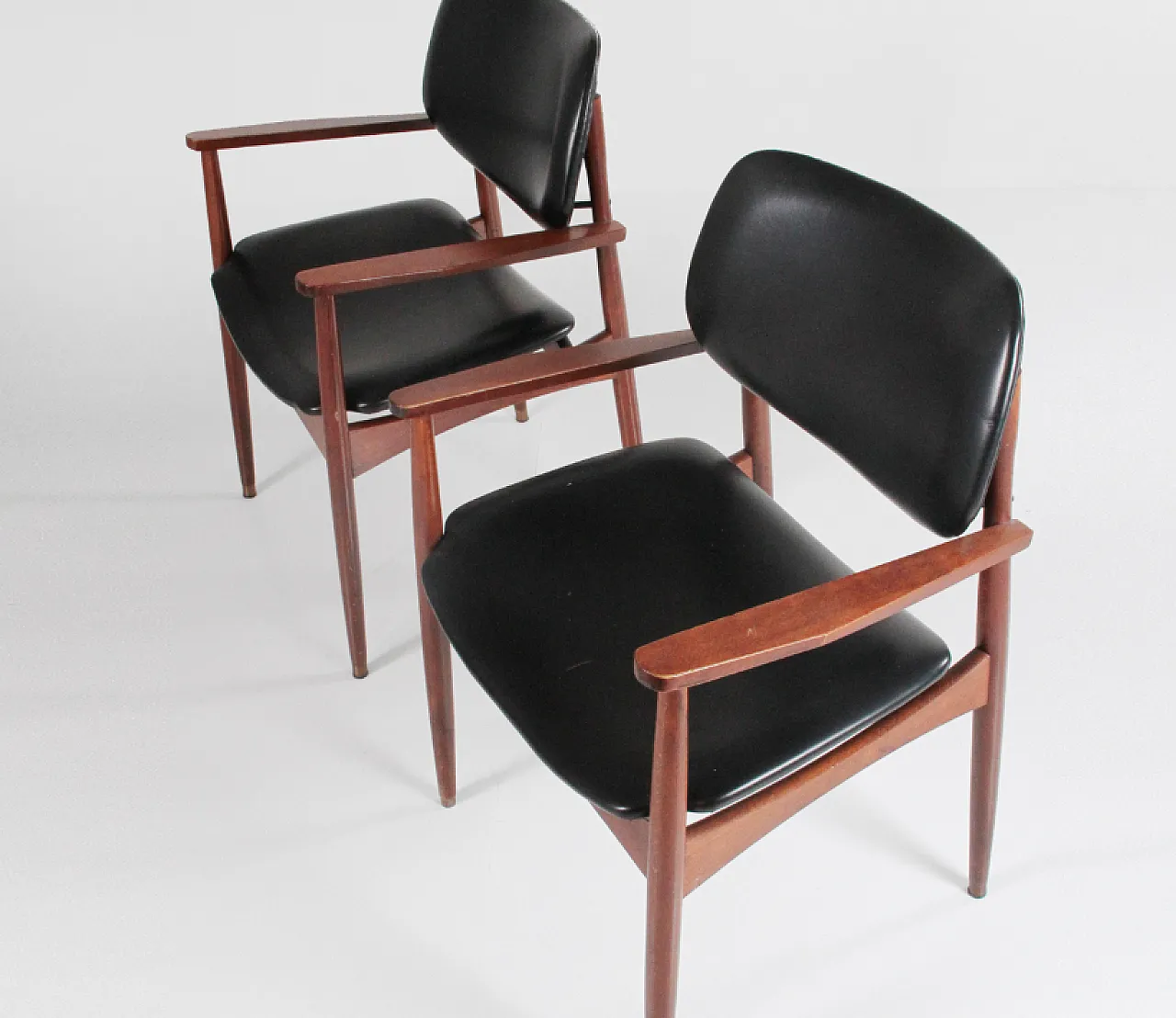 Pair of armrest chairs attributed to Anonima Castelli, 1960s 4