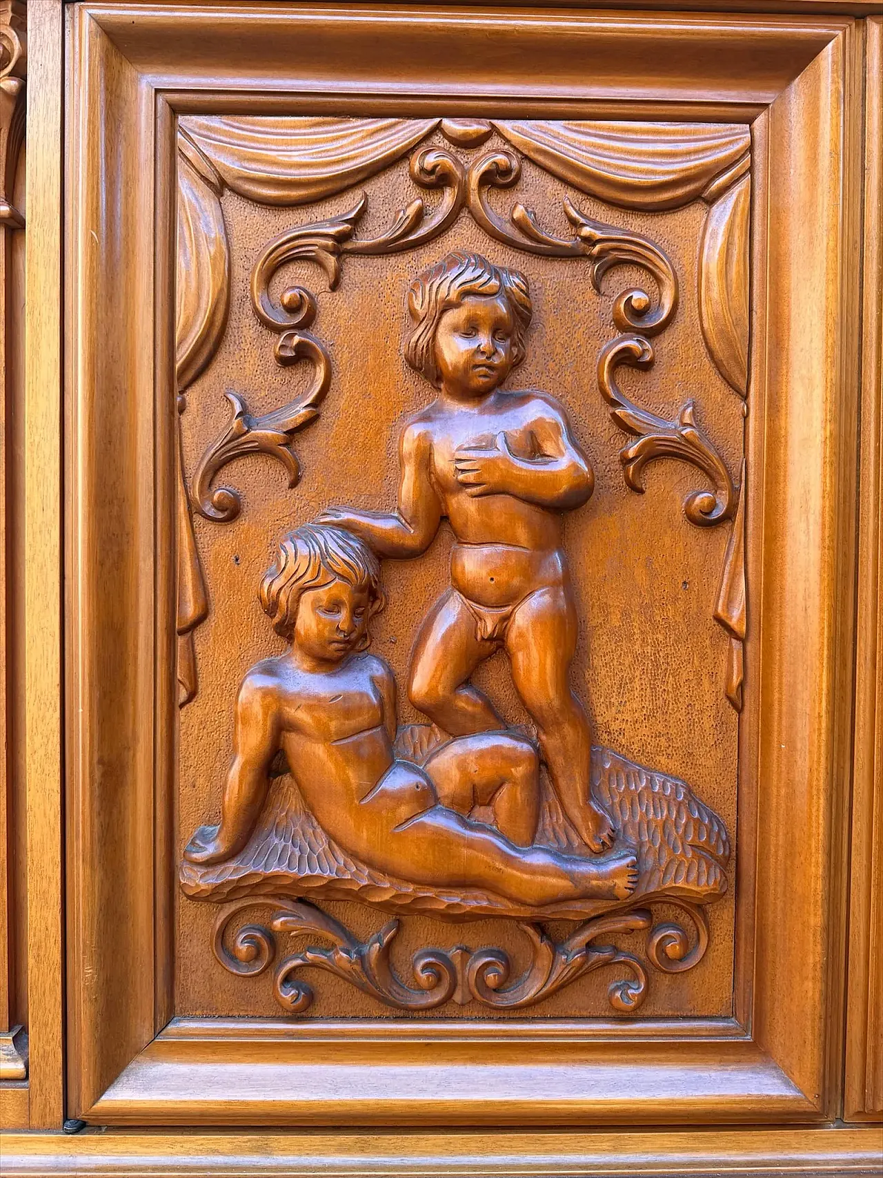 Renaissance-style wooden sideboard, 20th century 4