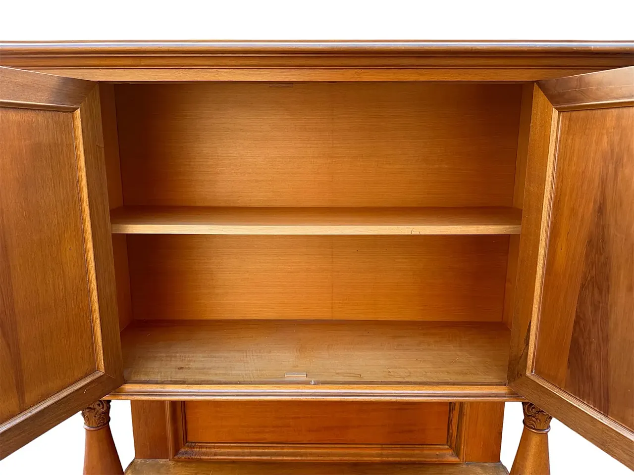 Renaissance-style wooden sideboard, 20th century 8