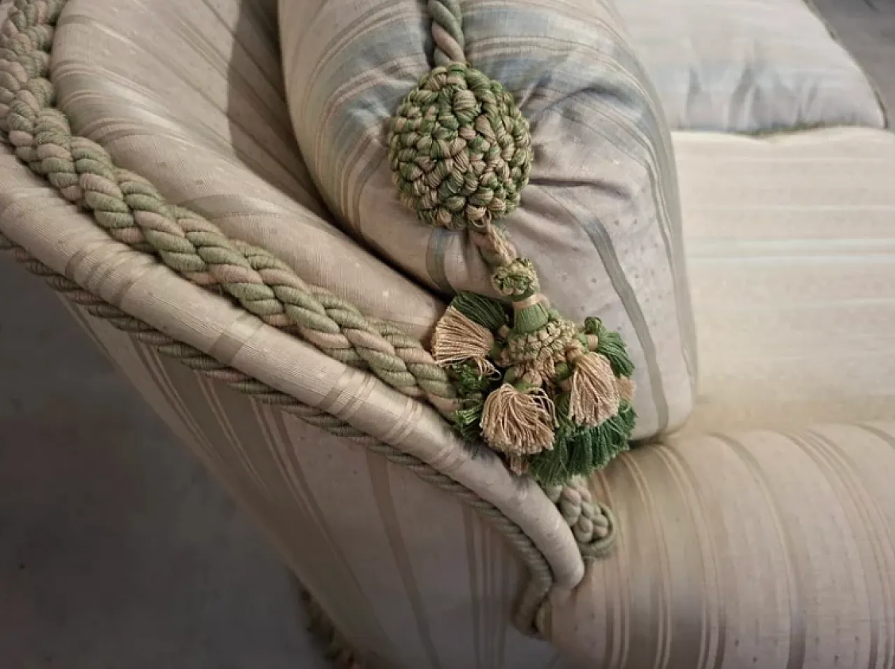 Coppia di divani in seta di San Leucio, anni '80 8