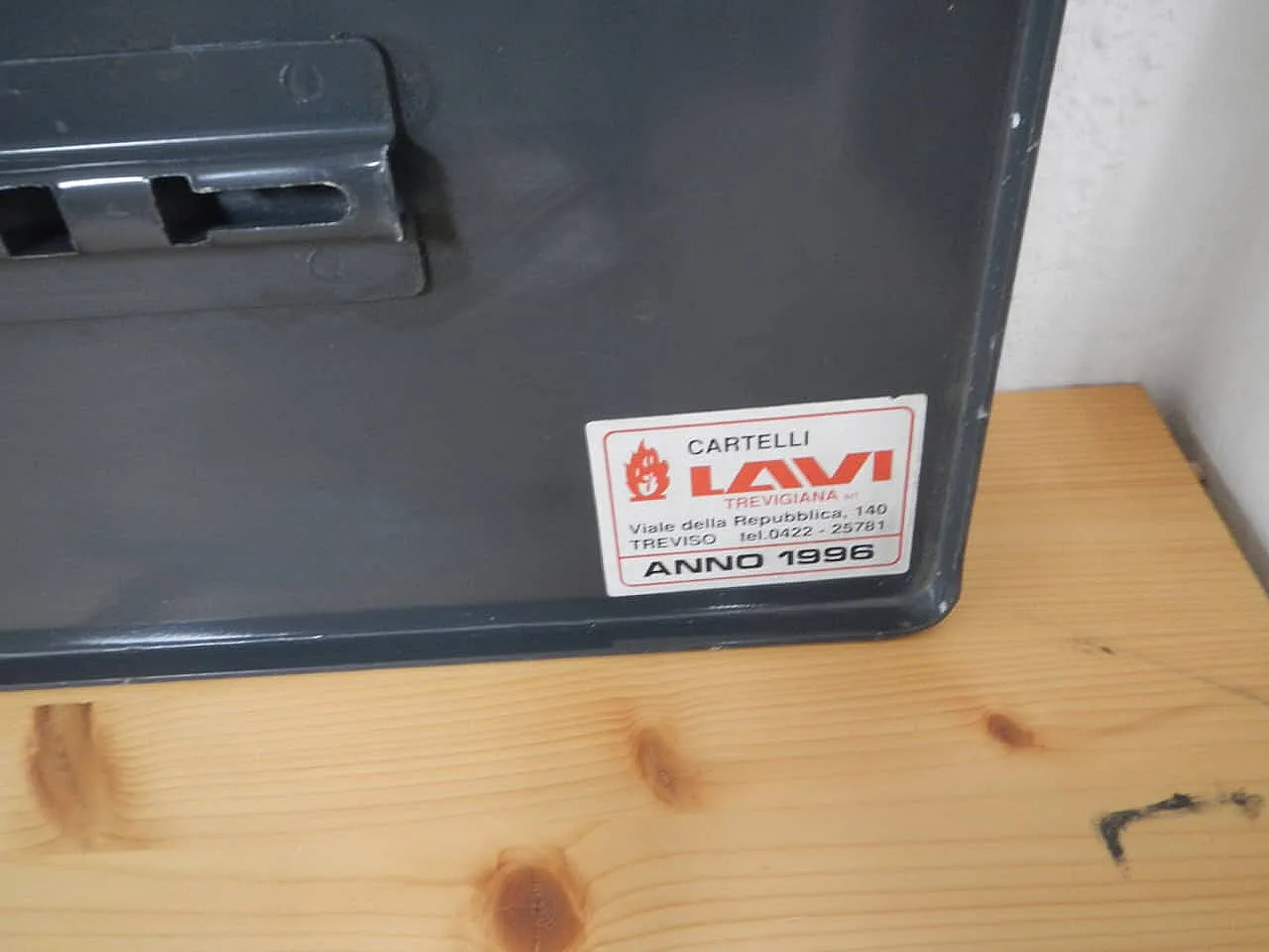 No parking sign 1996 8