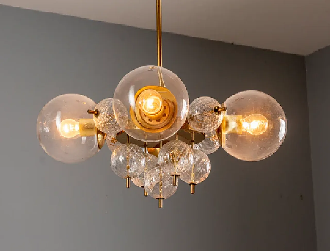 Lampadario in vetro e ottone di Jaroslav Bejvl, anni '70 4