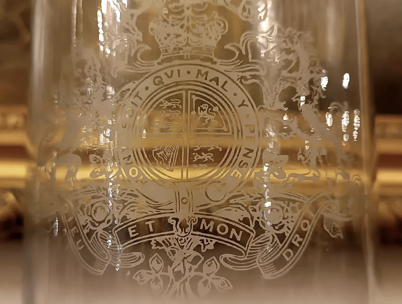 Coppia di vasi da Farmacia in vetro inciso, '800 6