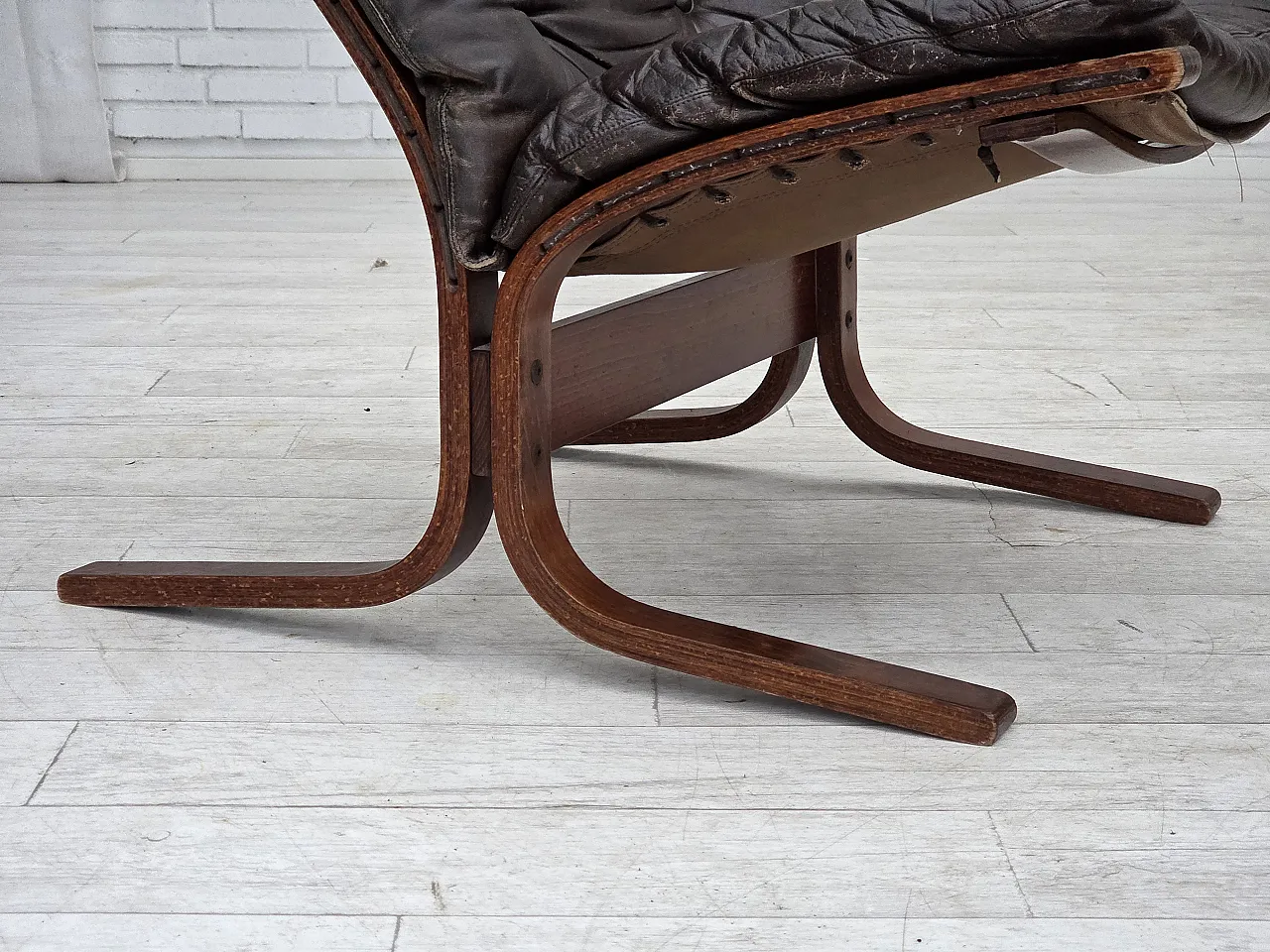 Poltrona norvegese di Ingmar Relling, modello "Siesta", in pelle, 70s 3