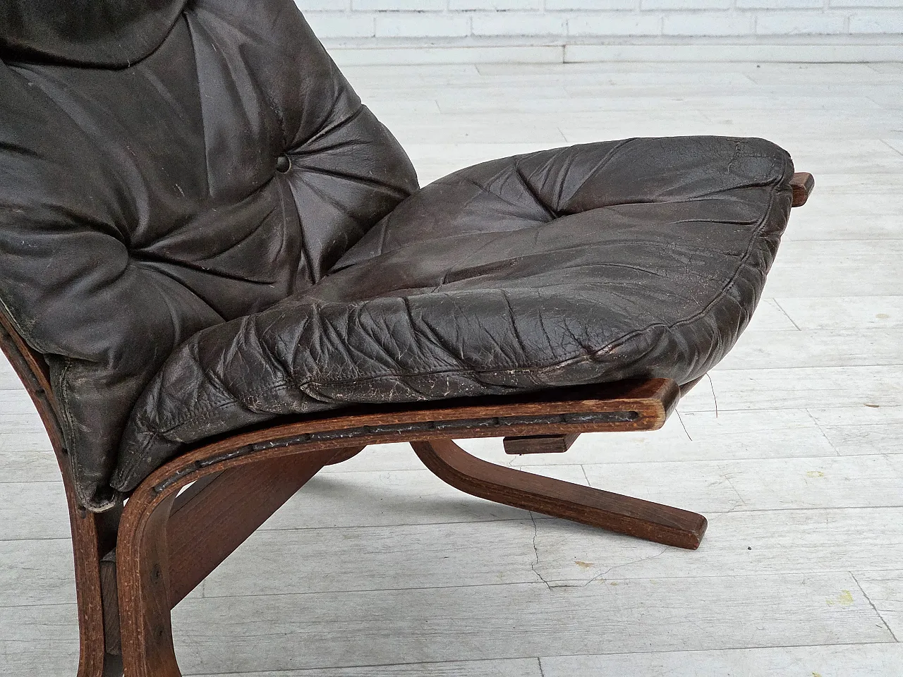 Poltrona norvegese di Ingmar Relling, modello "Siesta", in pelle, 70s 6