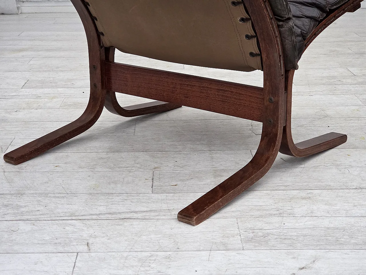 Poltrona norvegese di Ingmar Relling, modello "Siesta", in pelle, 70s 13