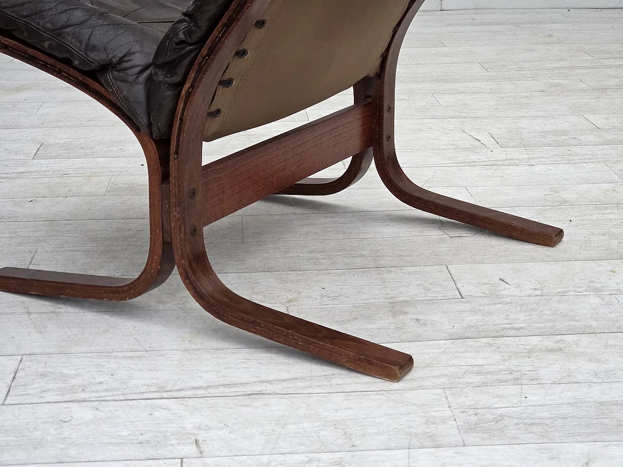 Poltrona norvegese di Ingmar Relling, modello "Siesta", in pelle, 70s 18