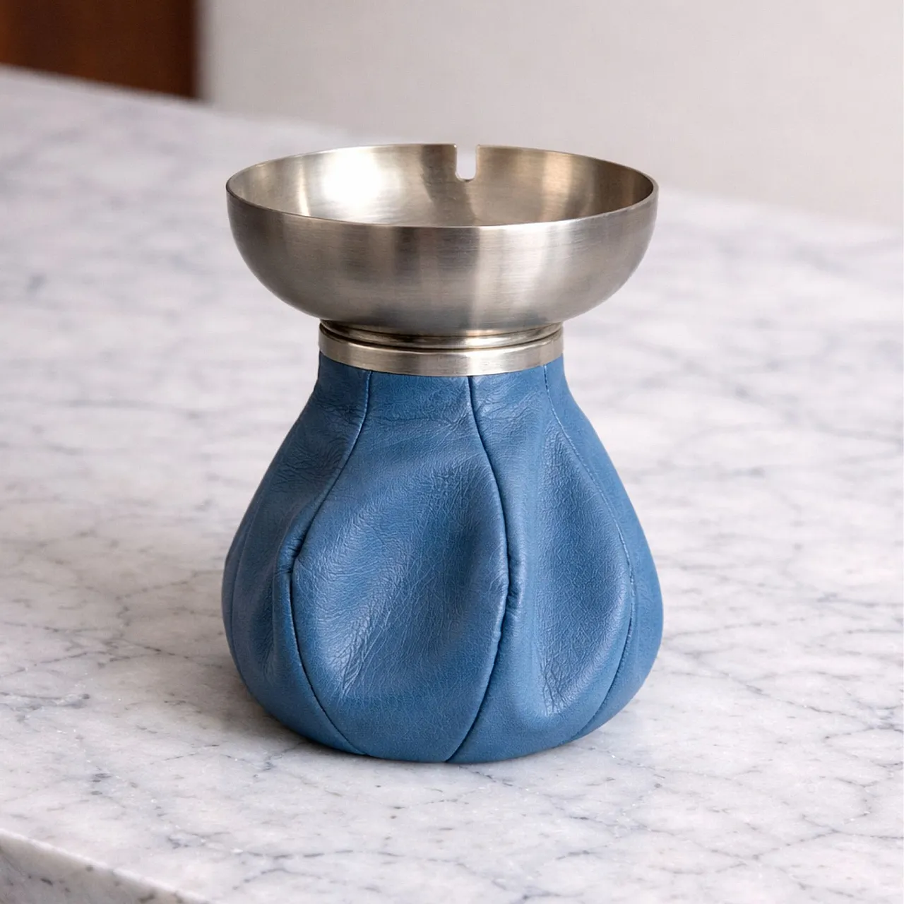 Padded ashtray in leather and metal by Poltrona Frau from the 70s 7