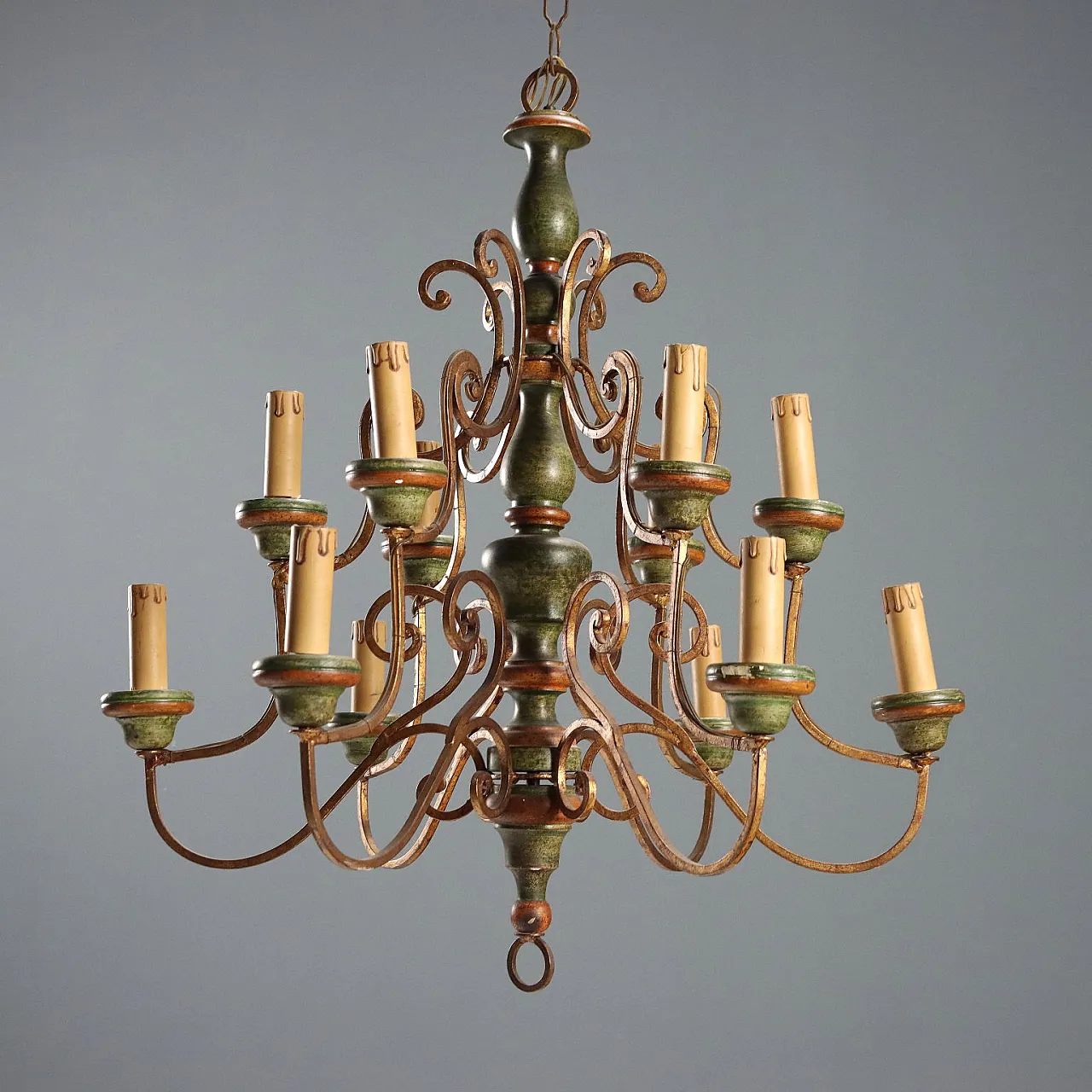 Twelve-light chandelier in curled and gilded iron, 20th century 3