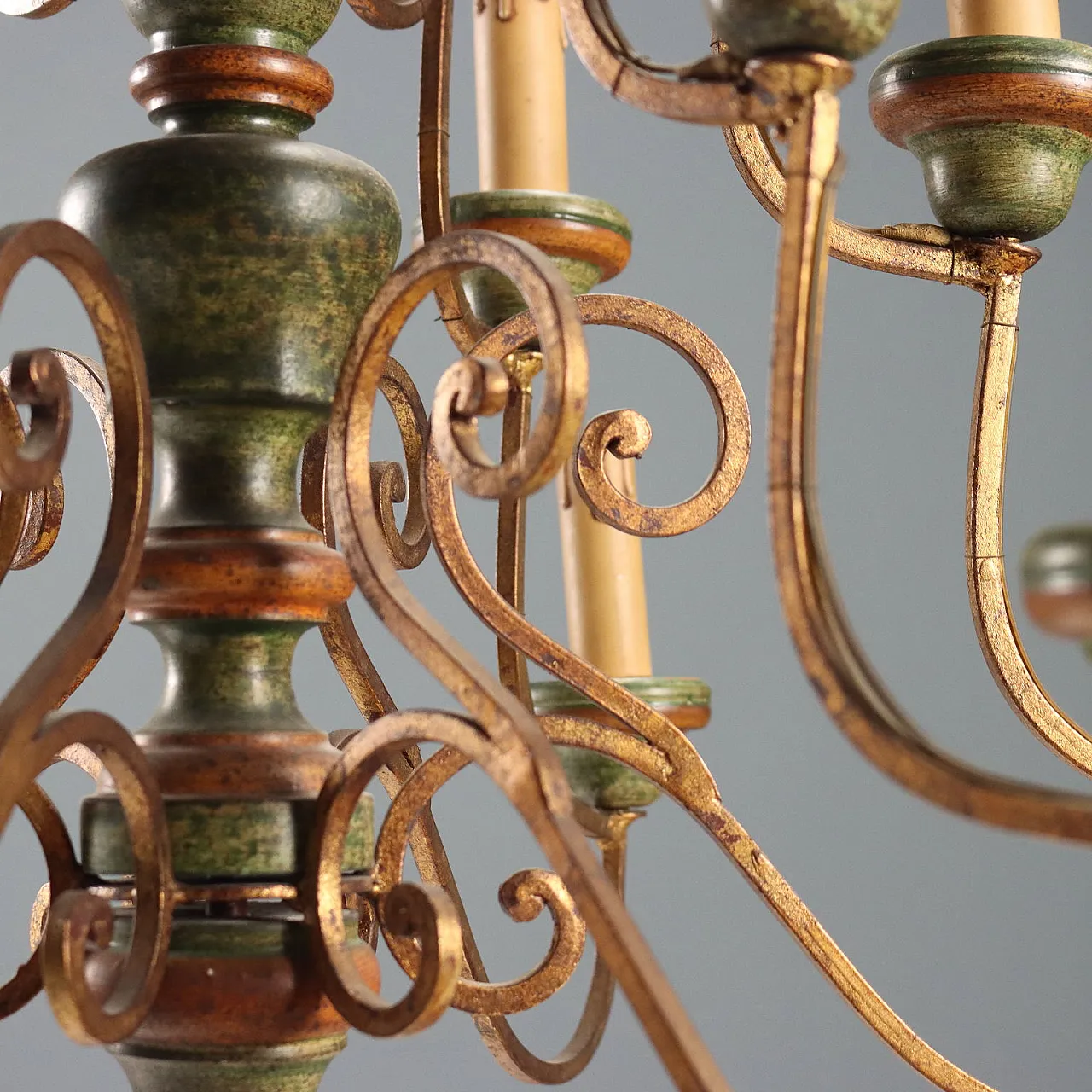 Twelve-light chandelier in curled and gilded iron, 20th century 5