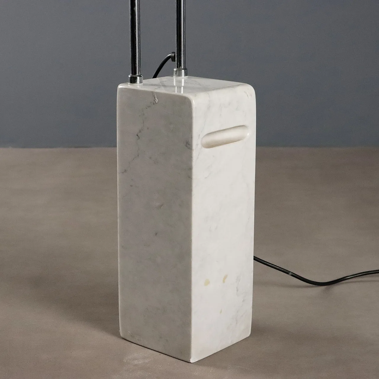 Lamp in marble, metal, and lacquered aluminum, 20th century 7