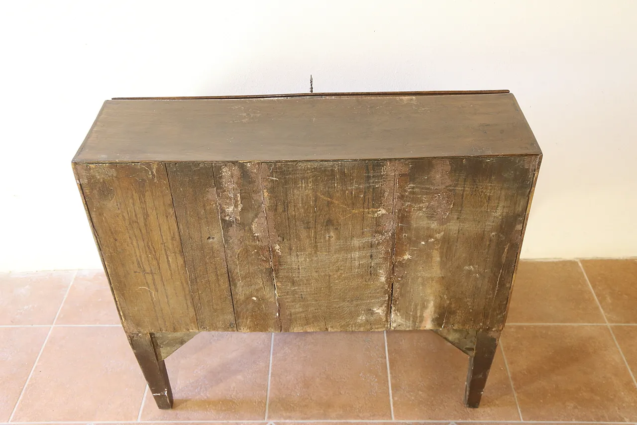 Piedmontese baroque flap in walnut wood, 18th century 10