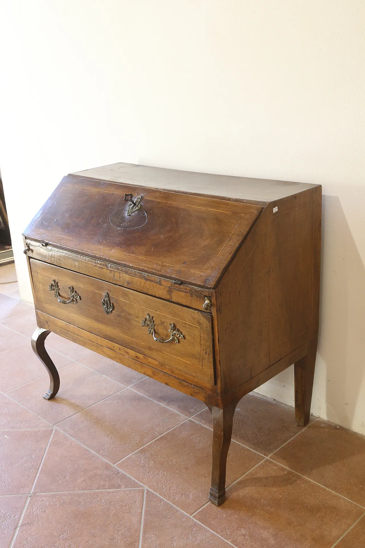 Piedmontese baroque flap in walnut wood, 18th century 14