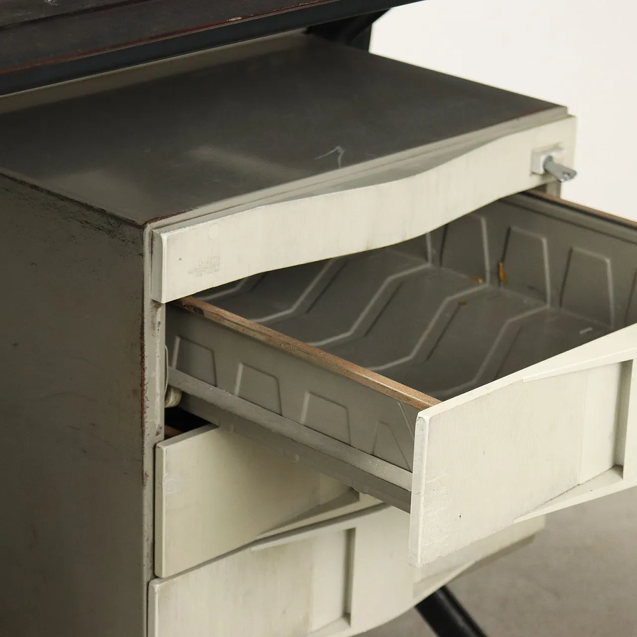 Arco desk by BBPR for Olivetti, late 20th century 7