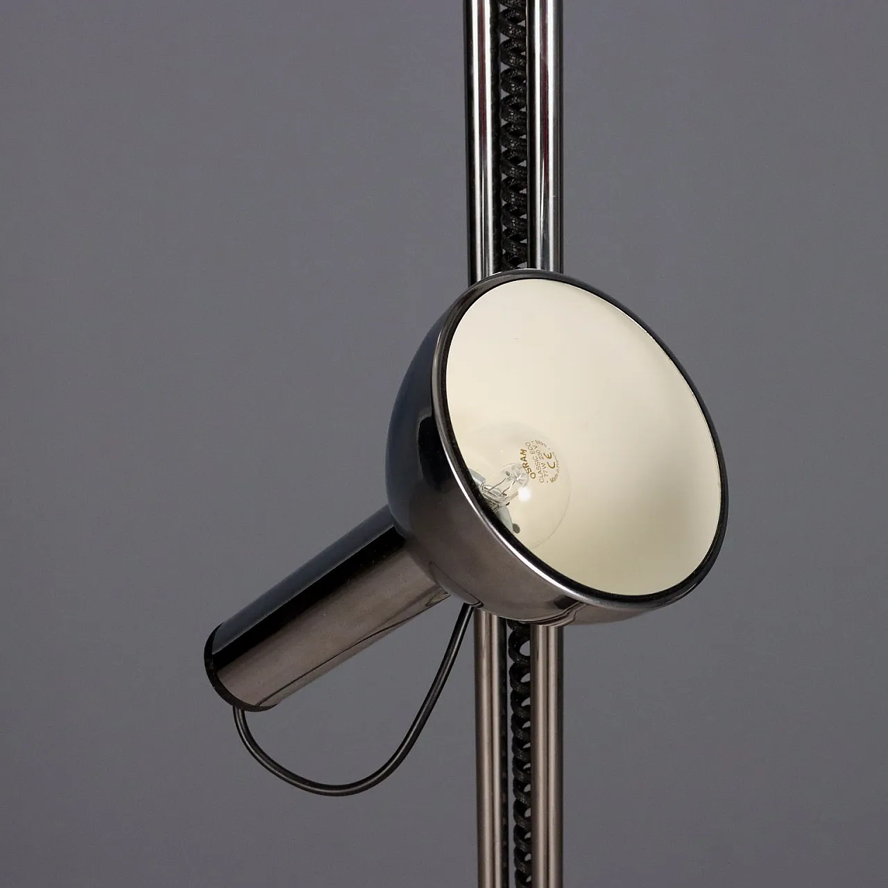 Lampada da terra con due punti luce in metallo laccato e cromato, '900 6