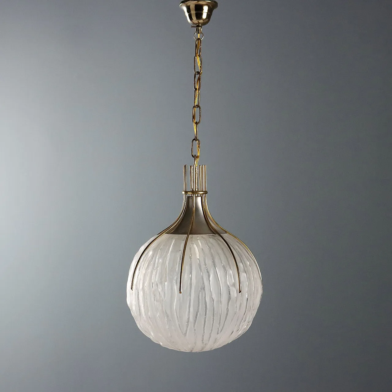 Lampada da soffitto in metallo, ottone e vetro, anni '70 8